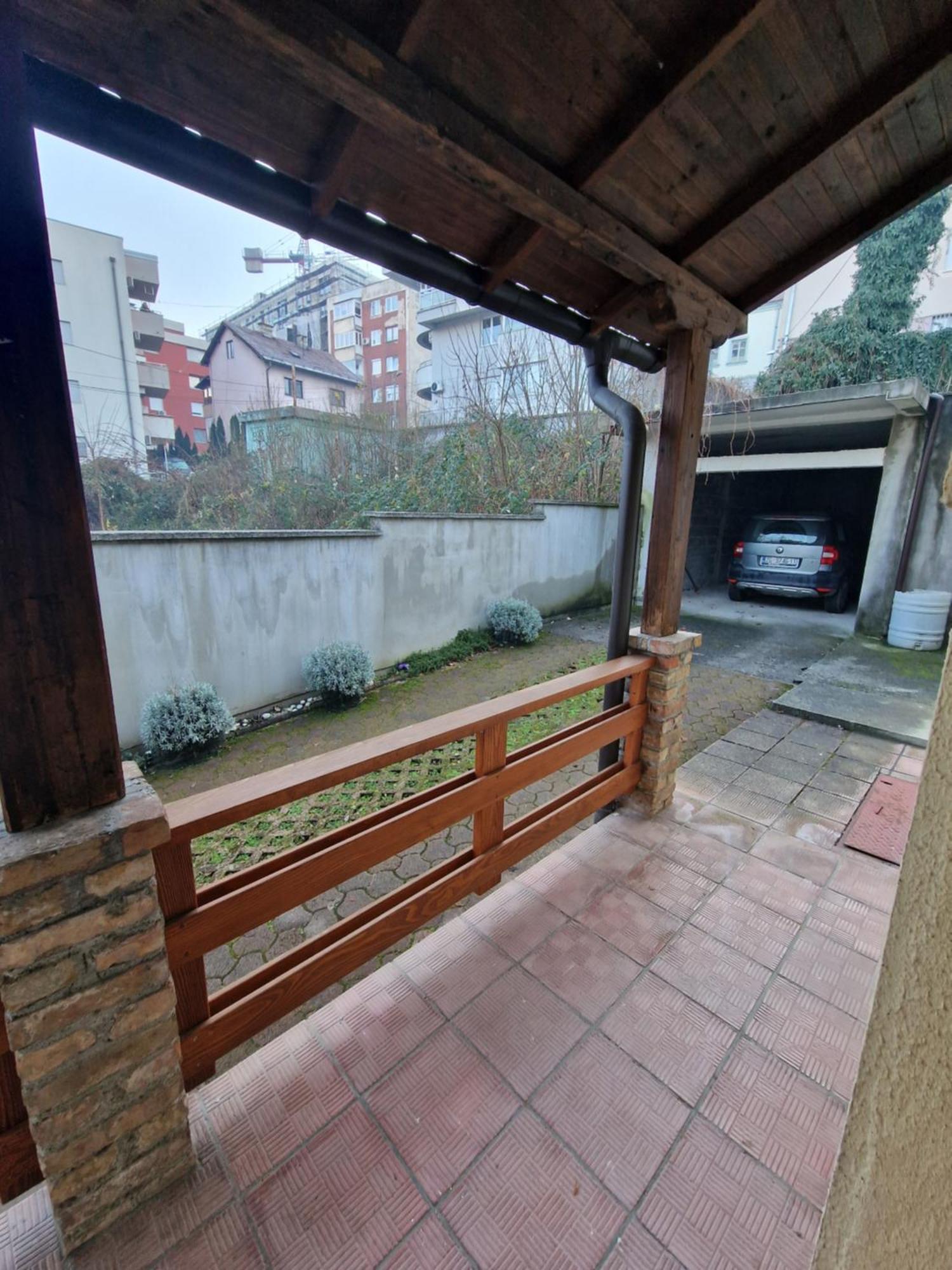 With Private Parking Apartment